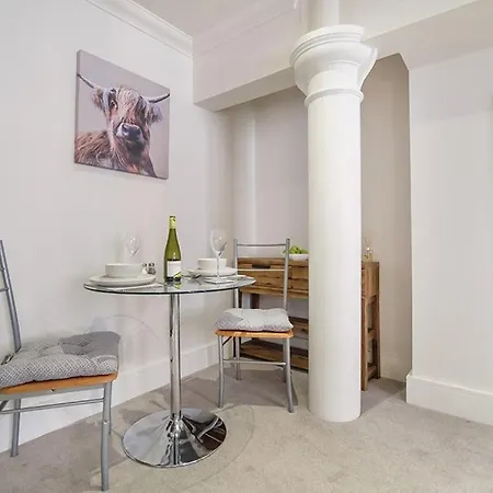 55 Cocoa York, Free Parking Onsite *