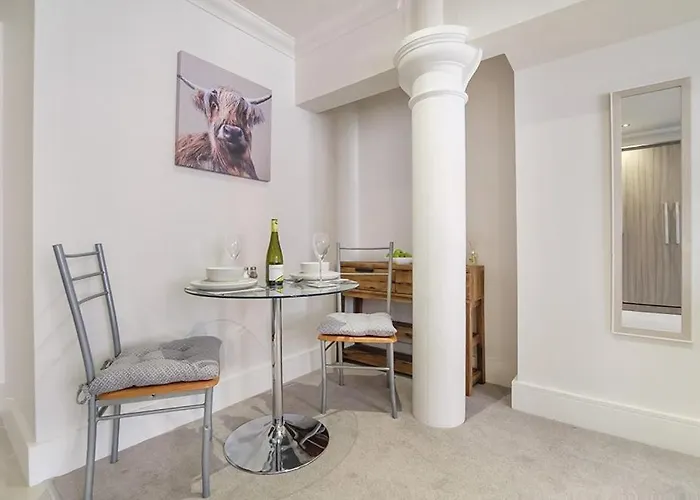 55 Cocoa York, Free Parking Onsite *