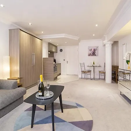 55 Cocoa York, Free Parking Onsite Apartmán